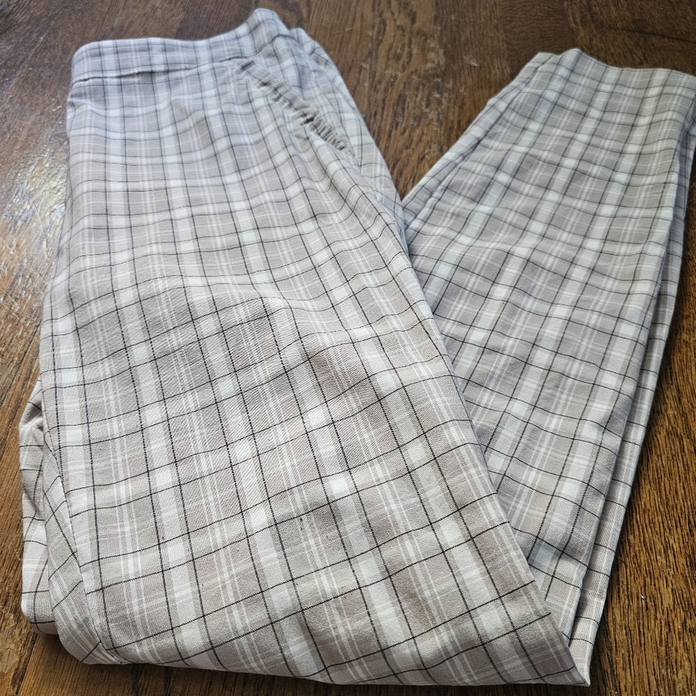Nikki K Ankle Length Fitted Tan Plaid Pants Size S
